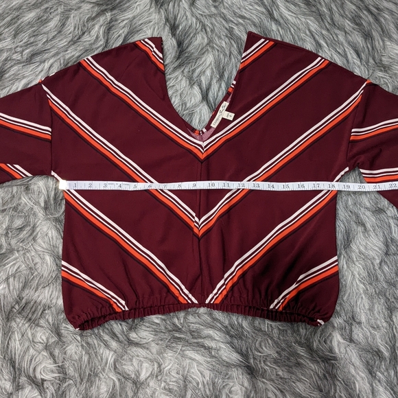 NWOT Express striped cropped v-neck blouse - Picture 7 of 7